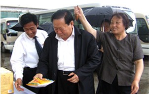 原山西省委書記、國家扶貧協會會長胡富國在沁州黃集團視察